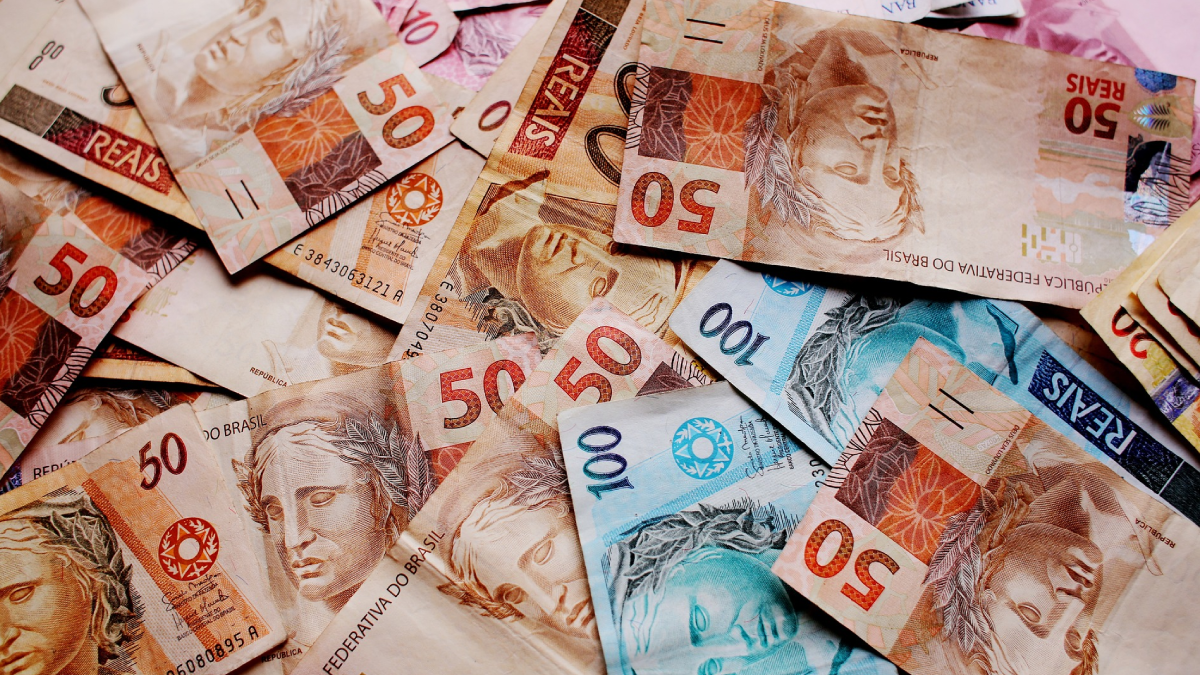 Investir em CDB com Liquidez Diária ou Tesouro Selic: Qual é a Melhor Opção?