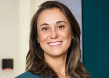 Ela saiu do Brasil e recebeu um título da realeza britânica