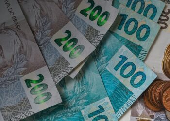 Governo pode aprovar isenção do IR para quem recebe 3 vezes o salário mínimo