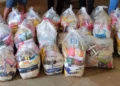 Cestas básicas começam a ser distribuídas antes do Natal; veja como pegar a sua
