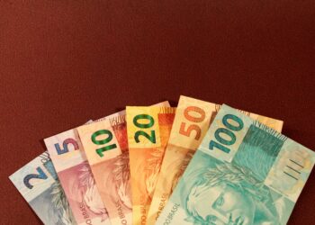 Idosos comemoram novo saque em 2025: mas só alguns recebem; veja