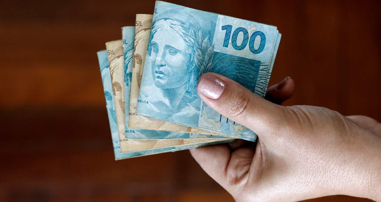 Cidades que foram atingidas pelas chuvas tem algo em comum: vão receber R$ 600 em fevereiro