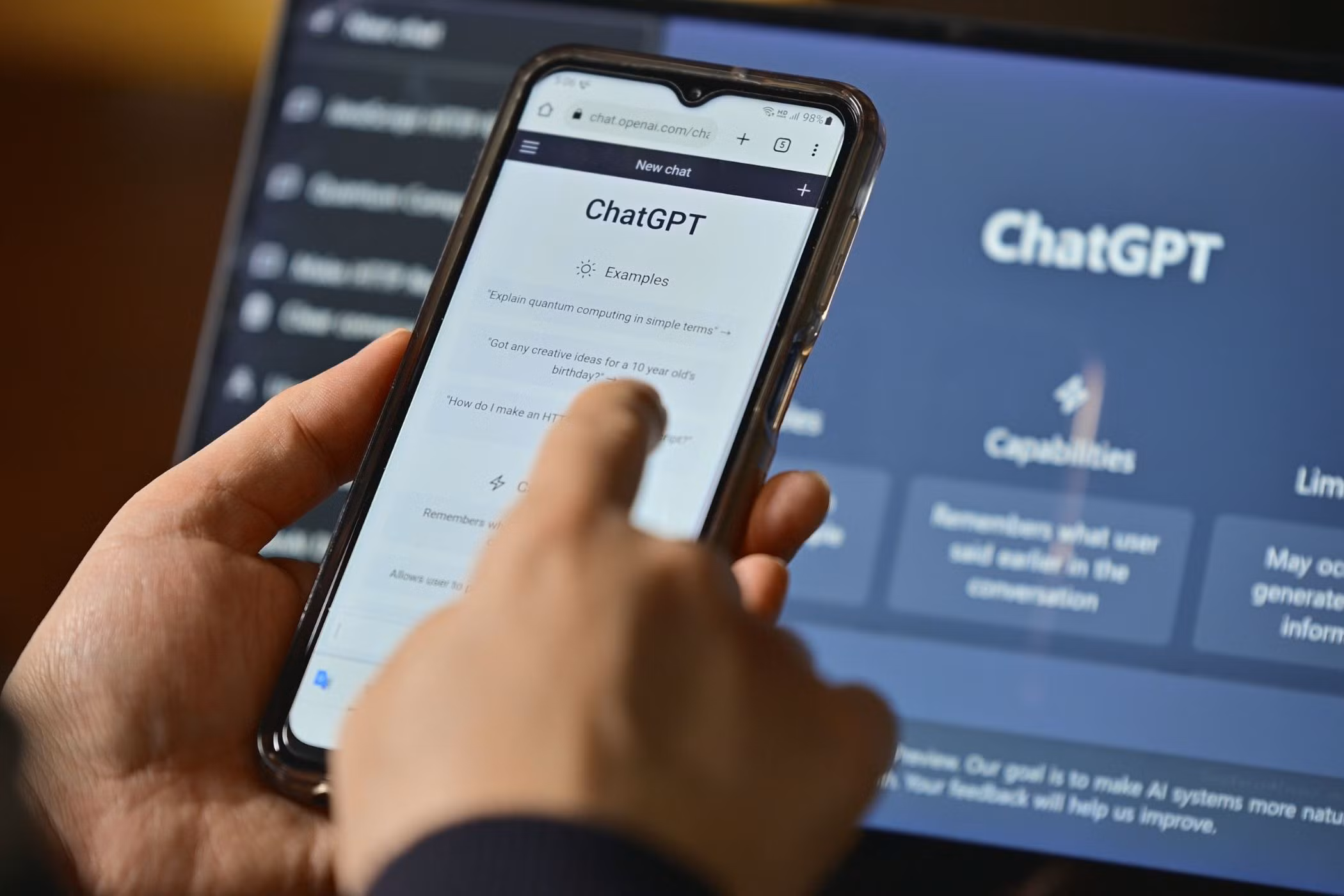 Como trabalhar sem sair de casa usando o ChatGPT: aprenda agora