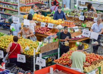 Fevereiro começa com queda nos alimentos: veja os principais