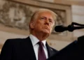 Trump assume e brasileiros temem: vai ficar mais difícil ir aos EUA?